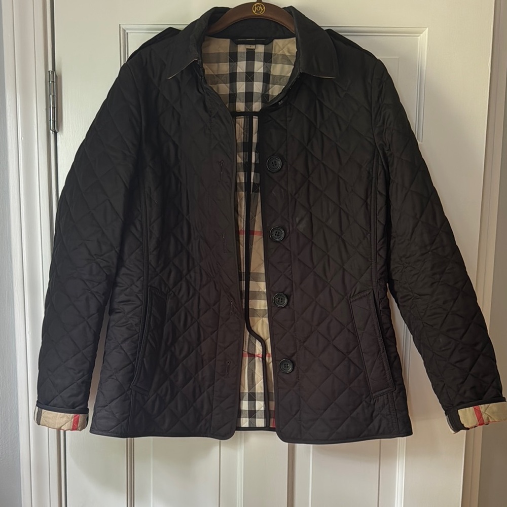 Burberry Black Quilted Utility Jacket with Tailored Silhouette